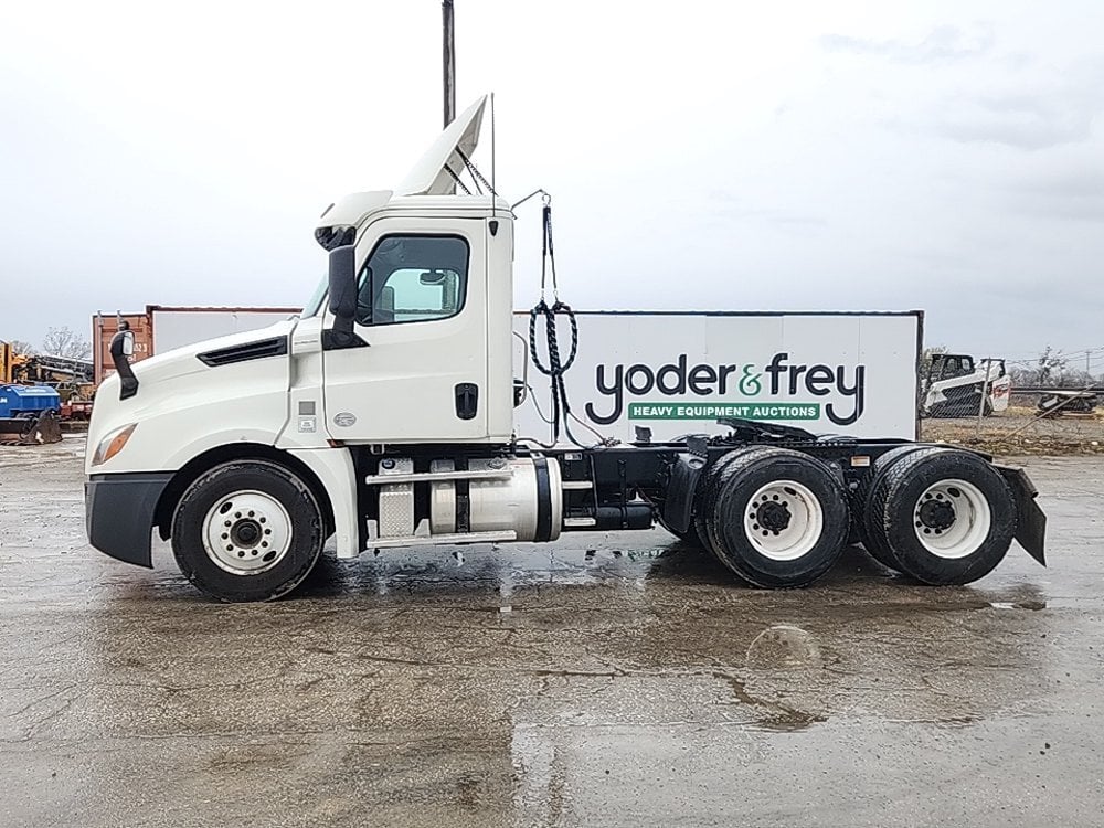 yoderandfrey's tweet image. Selection Of Trucks Up For Grabs🚛
✅2021 International RH613 - Selection
✅2018 Freightliner Cascadia - Selection

Selling at our Ohio December Auction | Day 1 Ring 1
📅December 2nd &amp;amp; 3rd 2025 @ 9:00am!

View Trucks - eu1.hubs.ly/H0pL2nP0
Register - eu1.hubs.ly/H0pL2kr0