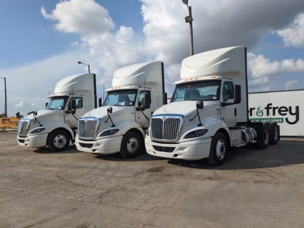 yoderandfrey's tweet image. Selection Of Trucks Up For Grabs🚛
✅2021 International RH613 - Selection
✅2018 Freightliner Cascadia - Selection

Selling at our Ohio December Auction | Day 1 Ring 1
📅December 2nd &amp;amp; 3rd 2025 @ 9:00am!

View Trucks - eu1.hubs.ly/H0pL2nP0
Register - eu1.hubs.ly/H0pL2kr0