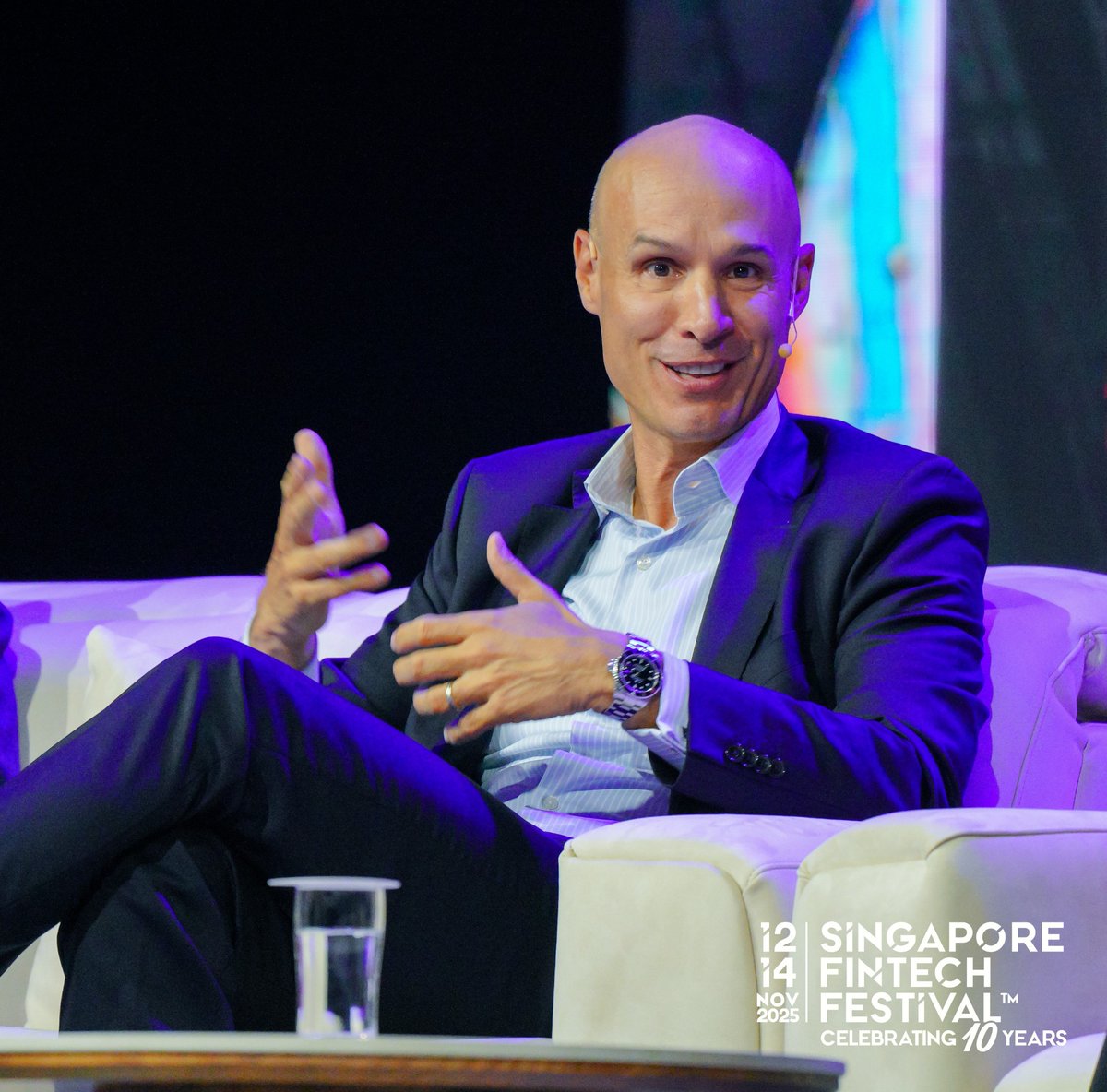 swiftcommunity's tweet image. At the Singapore FinTech Festival, Swift CEO Javier Perez-Tasso spoke on the session “C-Suite Insights: Roadmap for AI in Financial Services,” exploring how to scale AI responsibly while balancing security, inclusion, and long-term value.

The consensus? AI isn’t waiting at the…