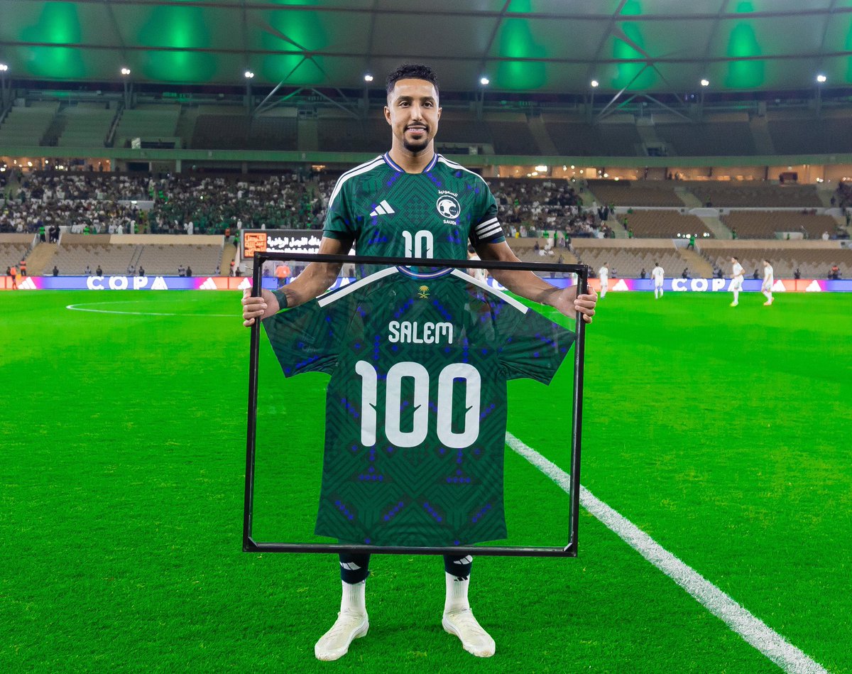 3m__s's tweet image. سالم الدوسري آخر 6 مباريات مع المنتخب :

سجل ❌ - صنع ❌
سجل ❌ - صنع ❌
سجل ❌ - صنع ❌
سجل ❌ - صنع ❌
سجل ❌ - صنع ❌
سجل ❌ - صنع ❌

قناعة شخصية : يوسف الثنيان ونواف التمياط افضل منه ولا يجي ربعهم لكن كالعاده جمهور الهلال خلا جحفلي اسطوره مو غريبه يخلي سالم اسطوره !!