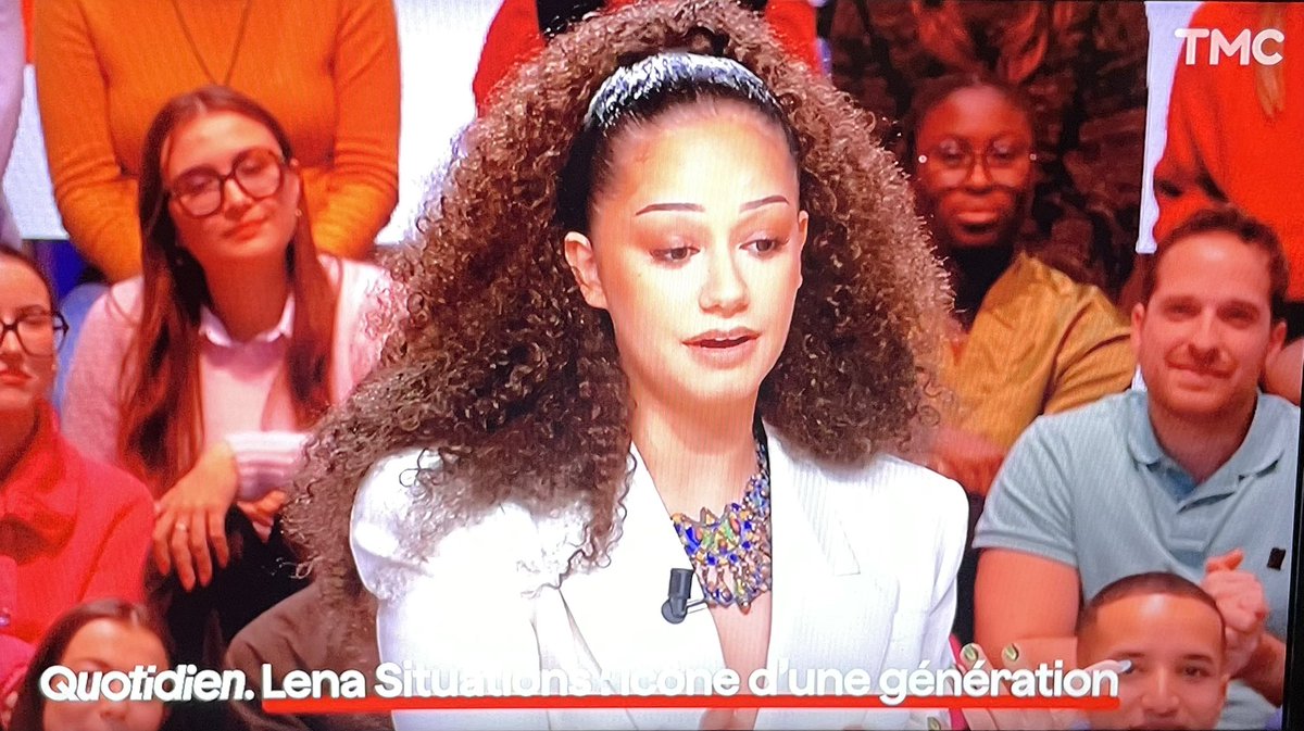 ldupin's tweet image. J’écoute l’interview de @lenasituations : sympa, mais j’avoue que je ne saisis pas cette admiration aveugle de la télé « classique » pour tout ce qui cliquouille au royaume des influenceuses, instagrameuses, tiktokeuses, etc. #mediabug #vipclub