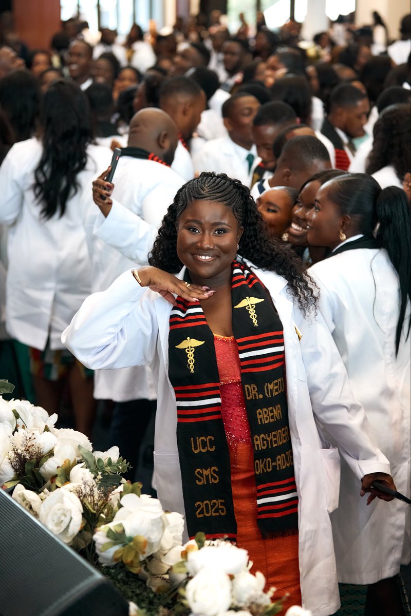 It’s officialll!!💯💯

Doctorrrr🙂‍↕️🎉
Thank you Jesus!!!!!🥳🥳🥳