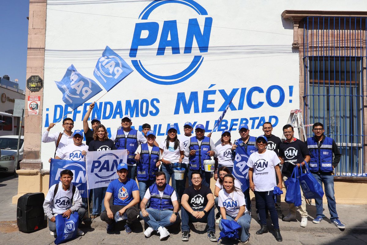 Hoy dejamos con nuevo rostro al Comité Directivo Municipal. 💙🙌🏽😉 Renovamos su fachada como parte del relanzamiento de #AcciónNacional, proyectando la unidad, la convicción y el compromiso que nos caracteriza. Seguimos trabajando para fortalecer nuestra casa panista y acercarla