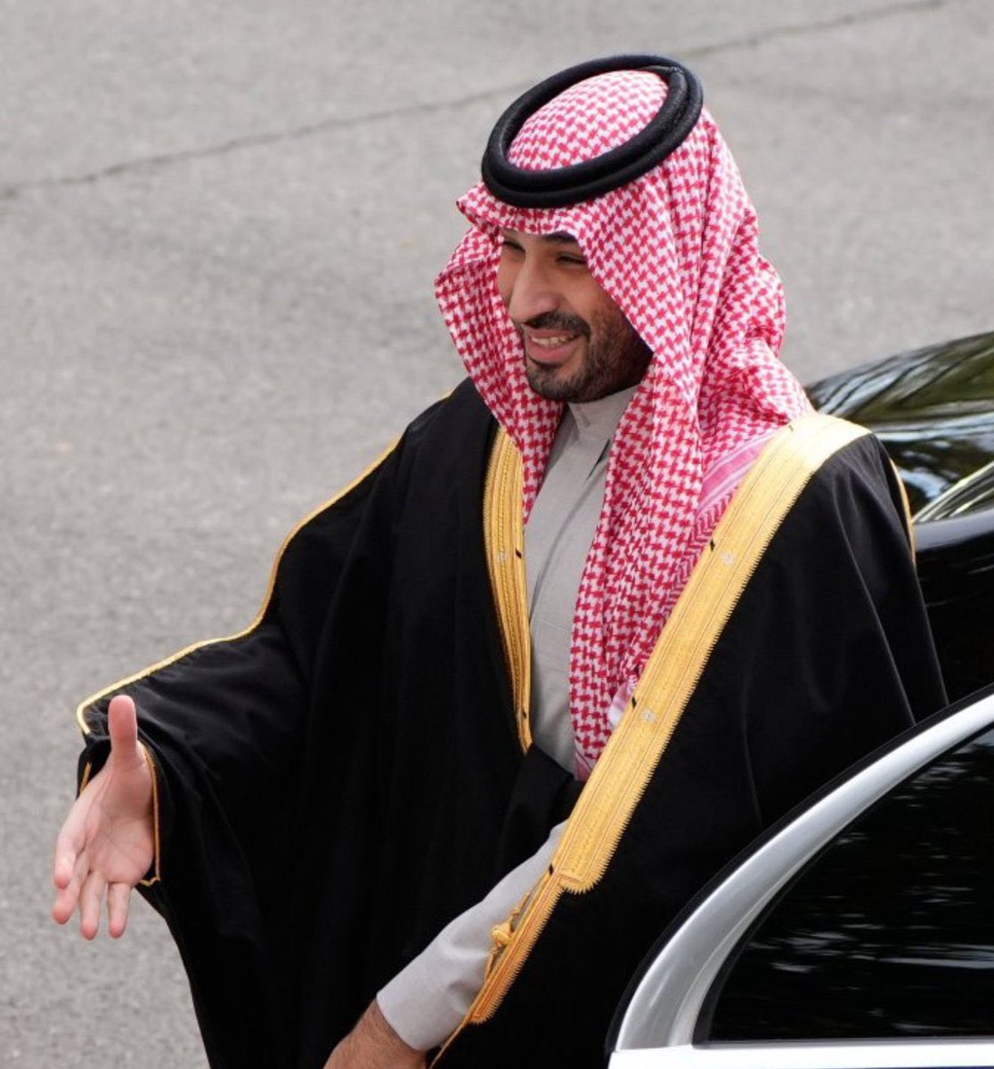 🚨 عاجل الآن | جواب ولي العهد

من وسط "البيت الابيض" وأمام الصحافة الامريكية:

"نحـن لا نقـوم بالاستثمـار لمحاولة ارضـاء امريكـا أو
ترامب، نحن نستثمر للفائدة، ولا نخلق فرصًا وهمية".

🇸🇦🇸🇦🇸🇦🇸🇦🇸🇦🇸🇦

#محمد_بن_سلمان_في_واشنطن