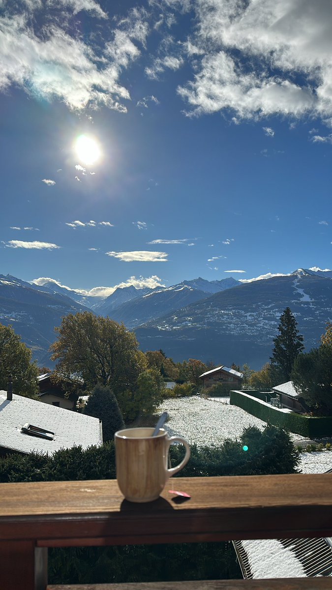 Parker13L's tweet photo. Hi, it’s Luke Parker Binance trader from Switzerland 🇨🇭
I’ve been growing in the dark, and now I’ve learned what I need.
Time to train, level up, and show you my journey.

Today, 18/11/2025, is my first day as a public trader. https://t.co/E5cAqMN42M