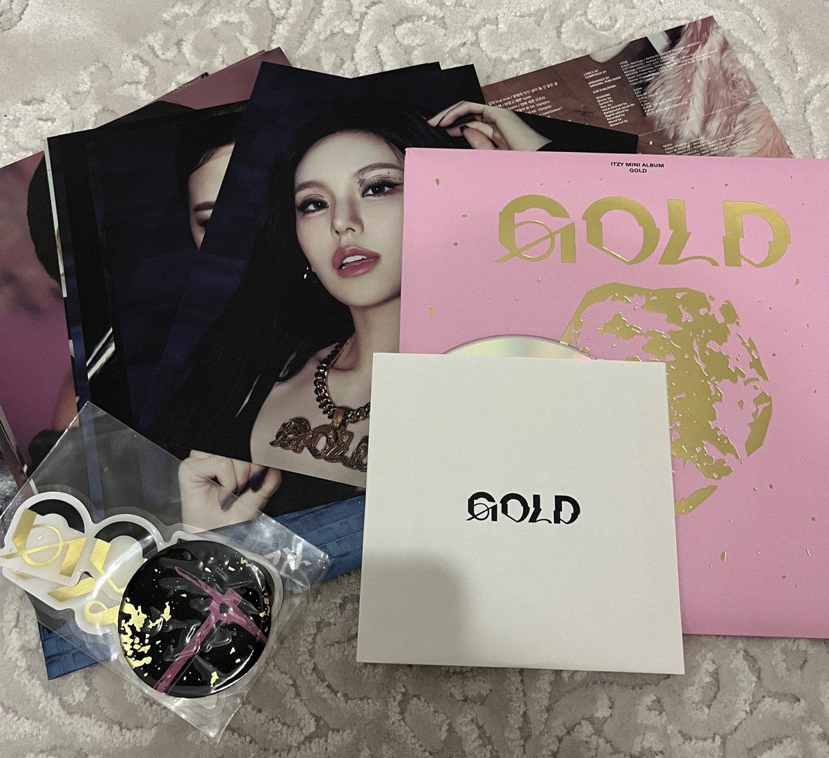 rubyjanesdog's tweet image. gold special edition satis
300tl(?)

içerik fotodaki gibi @itzysatis