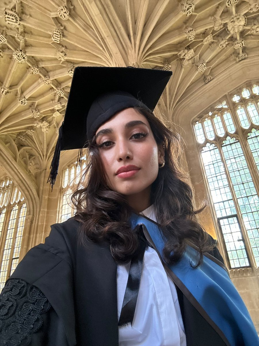 this trend goes so hard all the girlies posting their fun grad pics while incels publish empirical evidence they’ve never interacted w a woman