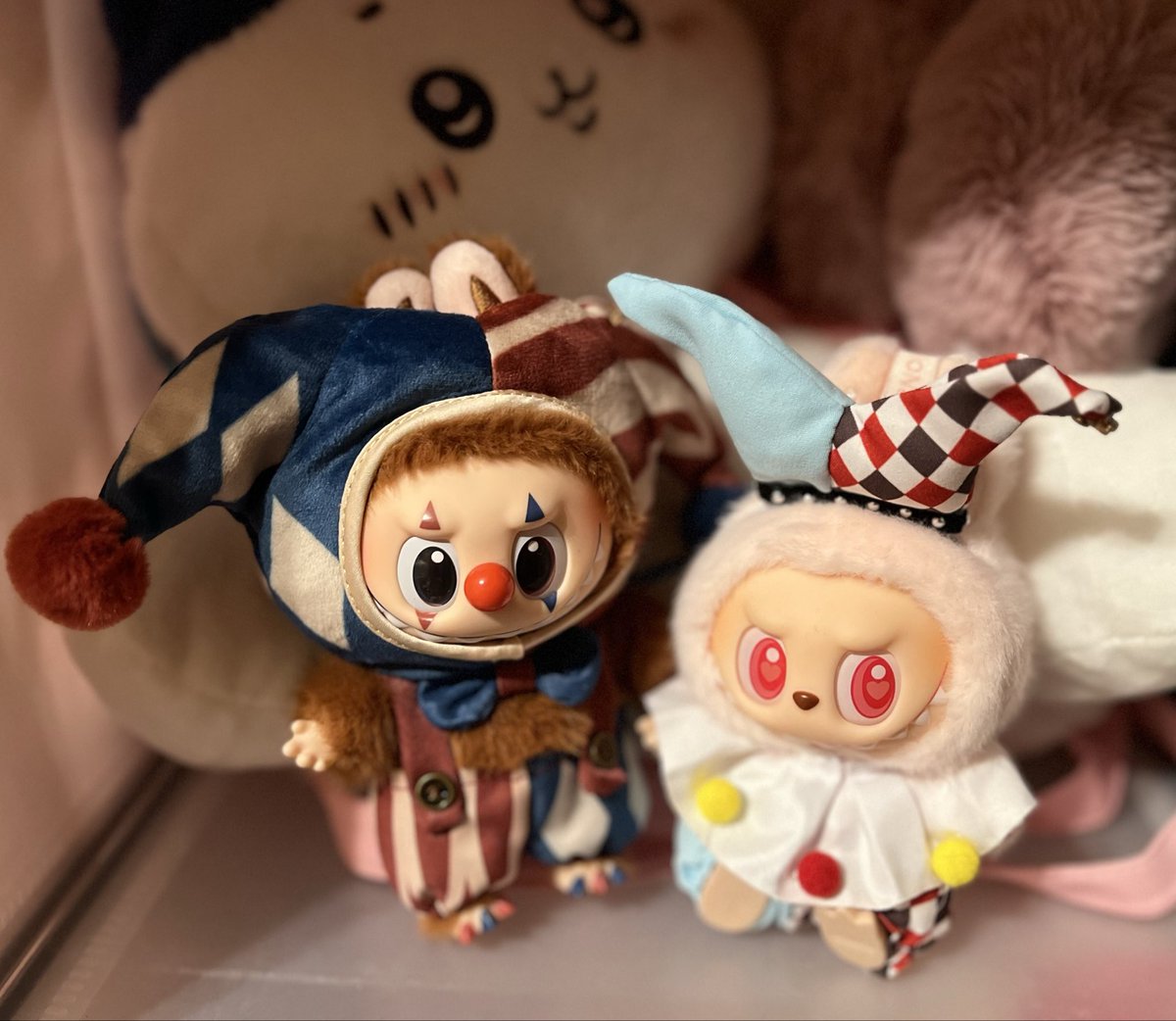 go on, pose with ur brother. look nice now.