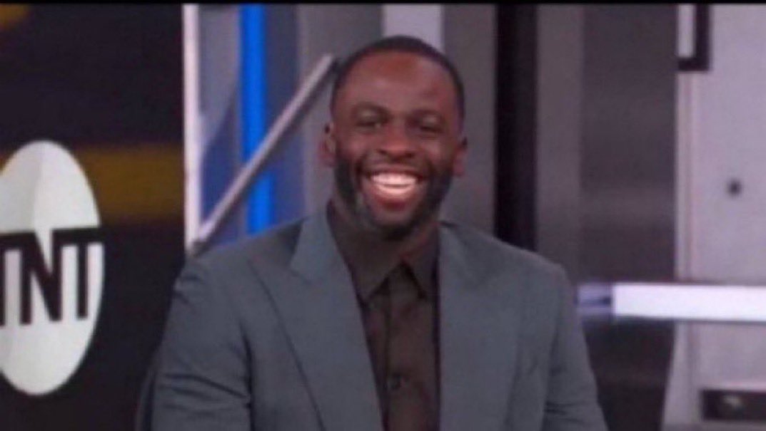 Now that I think about it, I wouldn’t mind if Kentucky beat Michigan State tonight because we need that W to look nice on our resume.

If they take an L tonight the win won’t even seem fun anymore tbh because they’ll be close to dropping out the top 25 😬 

Plus Izzo was whining