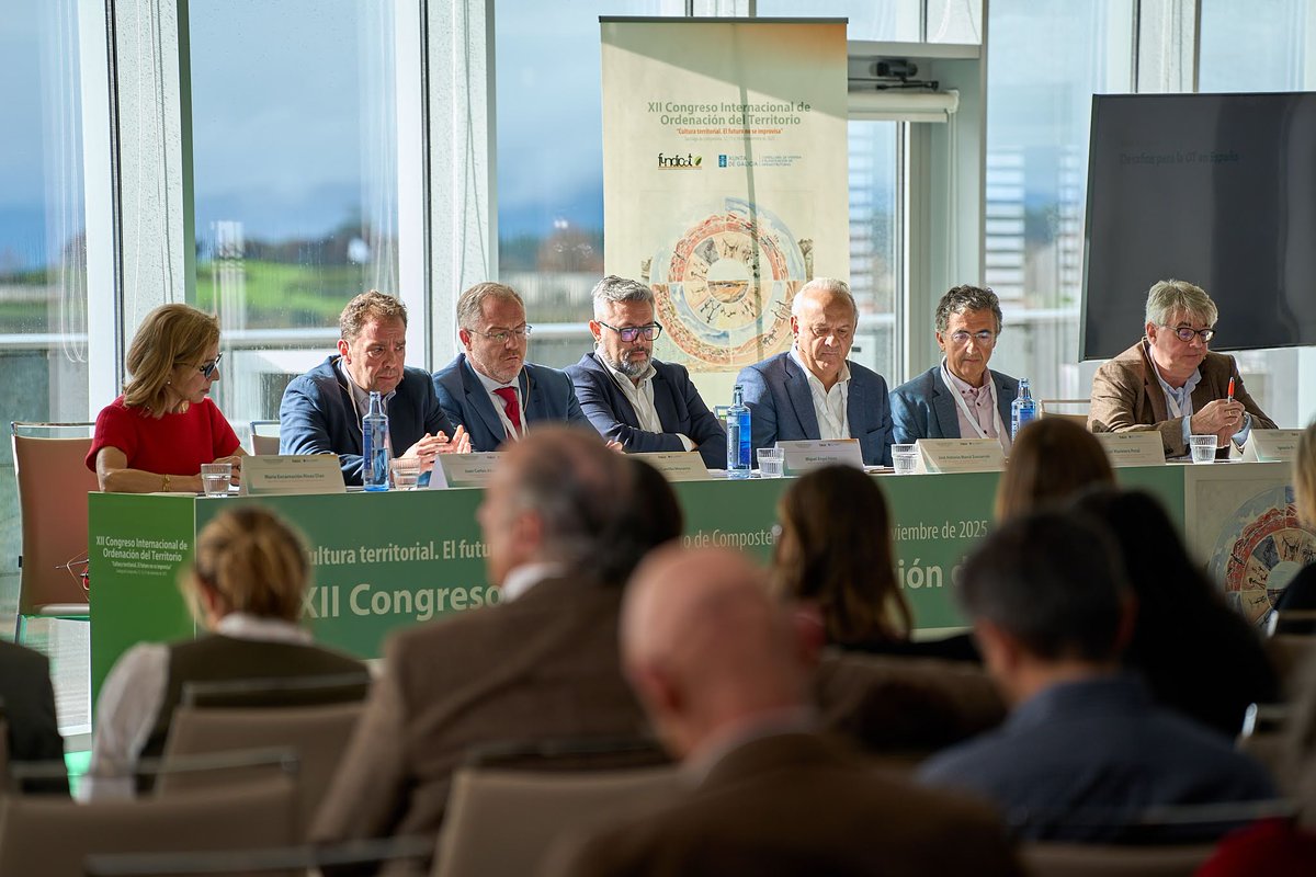tvlapalma's tweet photo. ➡️Gesplan expone su experiencia técnica en el Congreso Internacional de Ordenación del Territorio
https://t.co/HmYmXWcRYo #TVLaPalma #Gesplan #OrdenacionDelTerritorio
📰Noticia Completa: https://t.co/22cNQGDYqr https://t.co/JwwRRkFQO0
