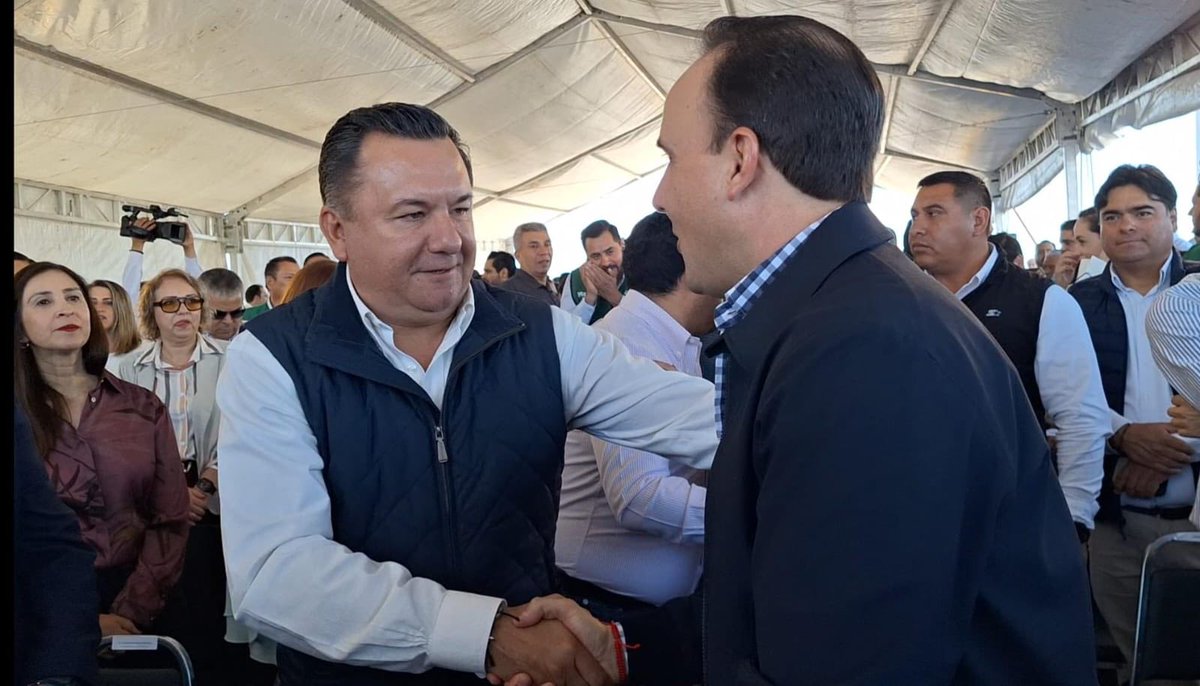 Esta mañana, el Secretario de Desarrollo Rural, Jesús María Montemayor Garza, asistó a la entrega de la prolongación del Blvd. Los Pastores, una obra estratégica que mejorará la movilidad y la vialidad en la capital de nuestro estado.#Coahuila. #CoahuilaPaDelante #APasosDeGigante
