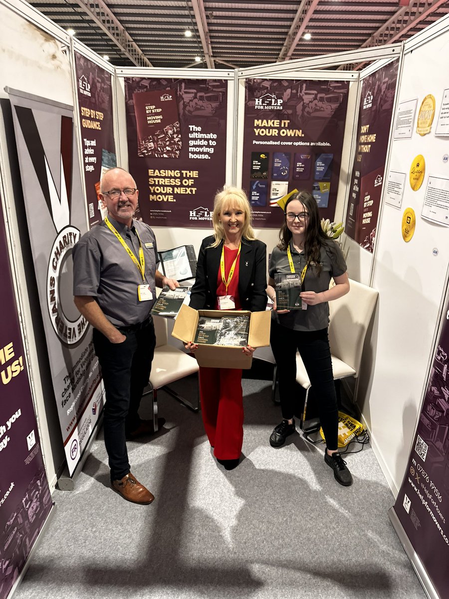 HelpForMovers's tweet image. Such a great first day at the @moversstorers … including handing over the beautiful new booklets to #CoppsRemovals 

#networking #tmss