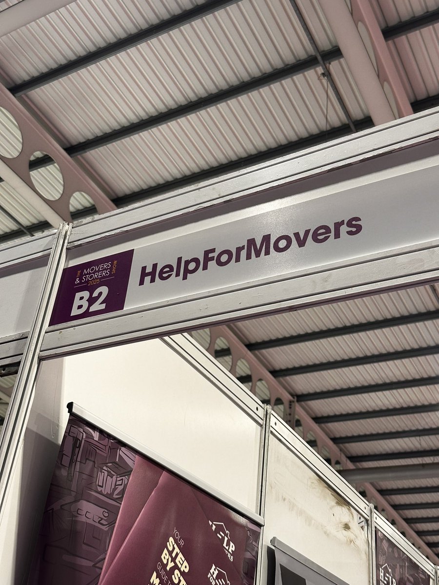 HelpForMovers's tweet image. Such a great first day at the @moversstorers … including handing over the beautiful new booklets to #CoppsRemovals 

#networking #tmss