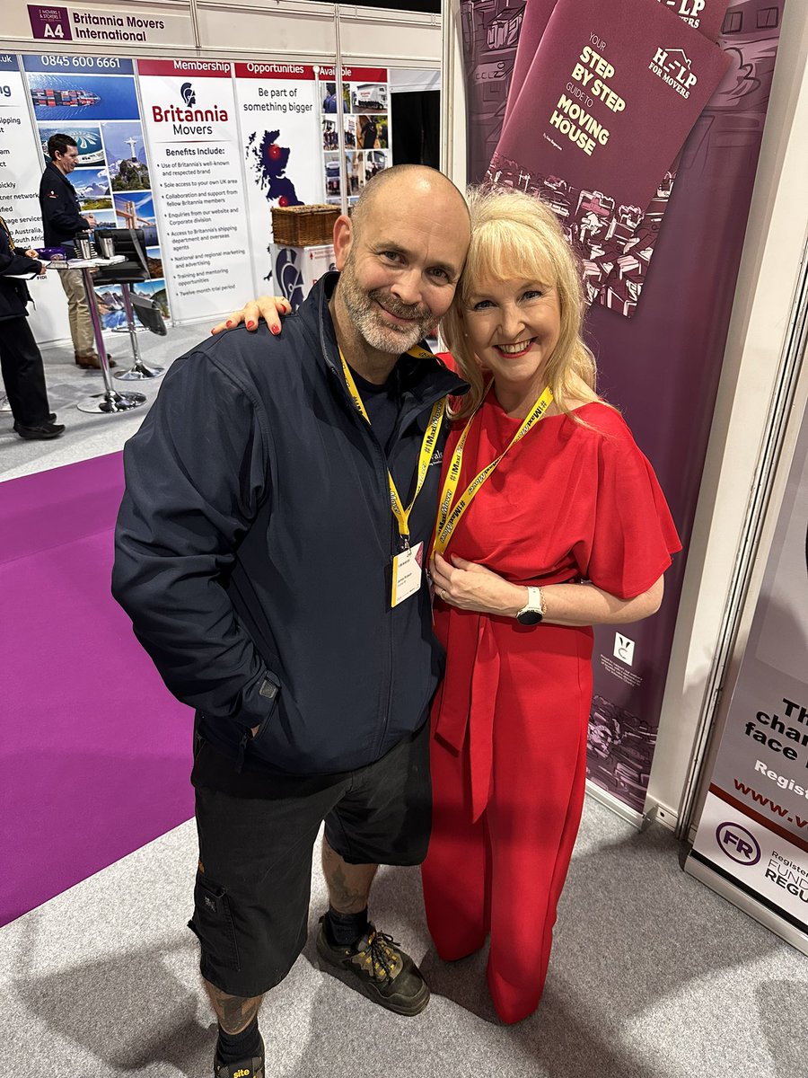 HelpForMovers's tweet image. Such a great first day at the @moversstorers … including handing over the beautiful new booklets to #CoppsRemovals 

#networking #tmss