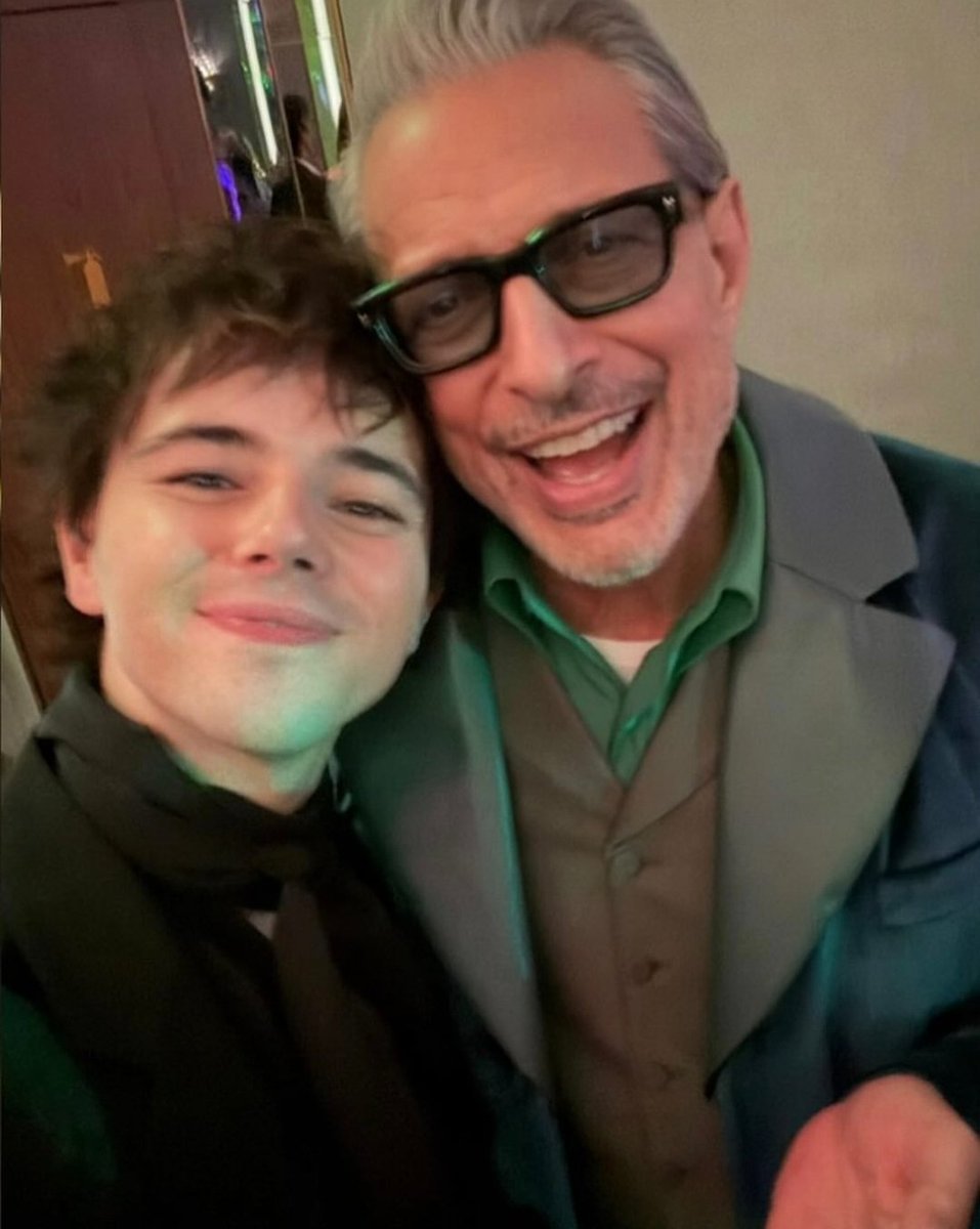 Evolution Square tweet media