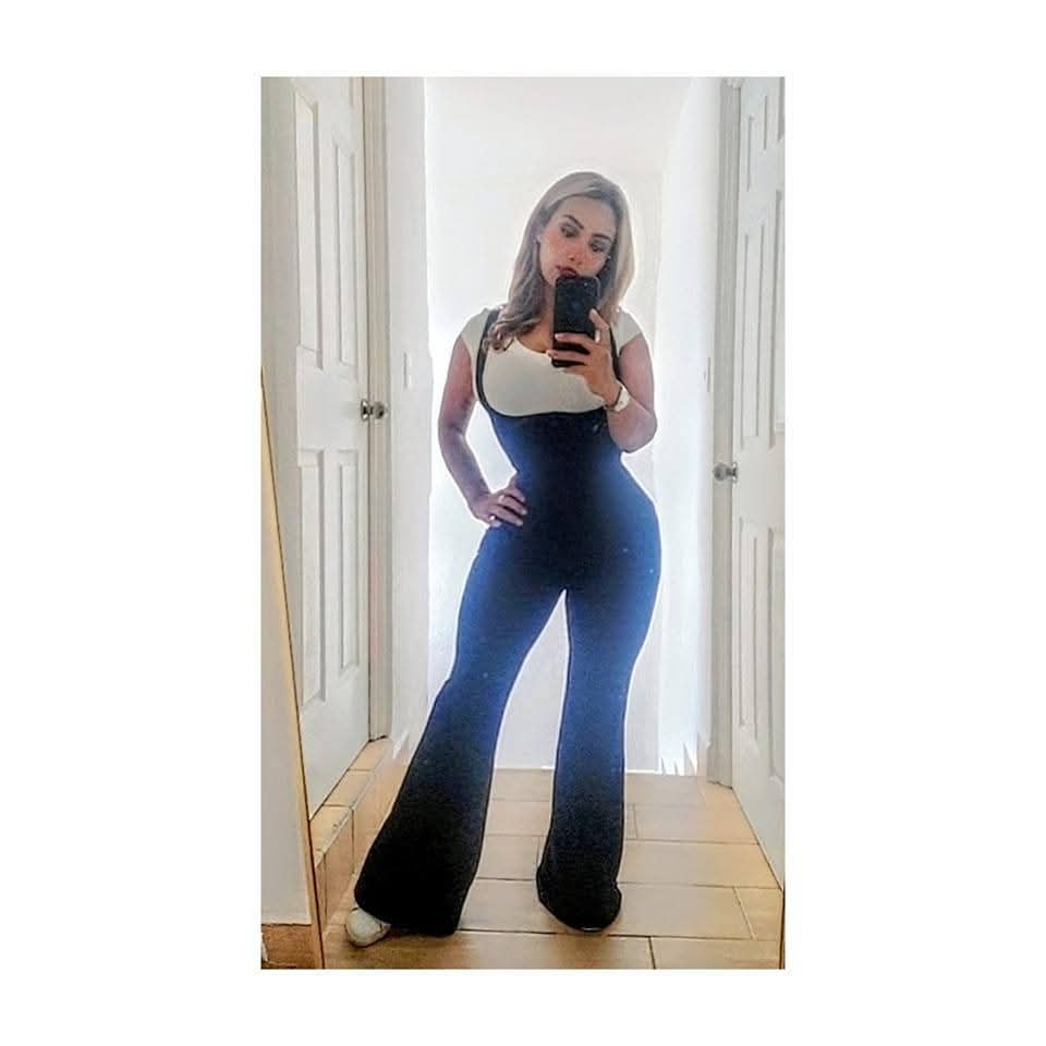 #LasChicasEmanuelGF 💋
Es hora de brillar con nuestra propia luz! ✨ Iniciamos el #ChallengeSeguridadSensual. Sube esa foto donde te sientas poderosa y sensual. ¡Celebremos juntas nuestra belleza y actitud! 💋 #SexyYSegura #EmpoderamientoFemenino #Actitud
#EmanuelGainFollowers 📍