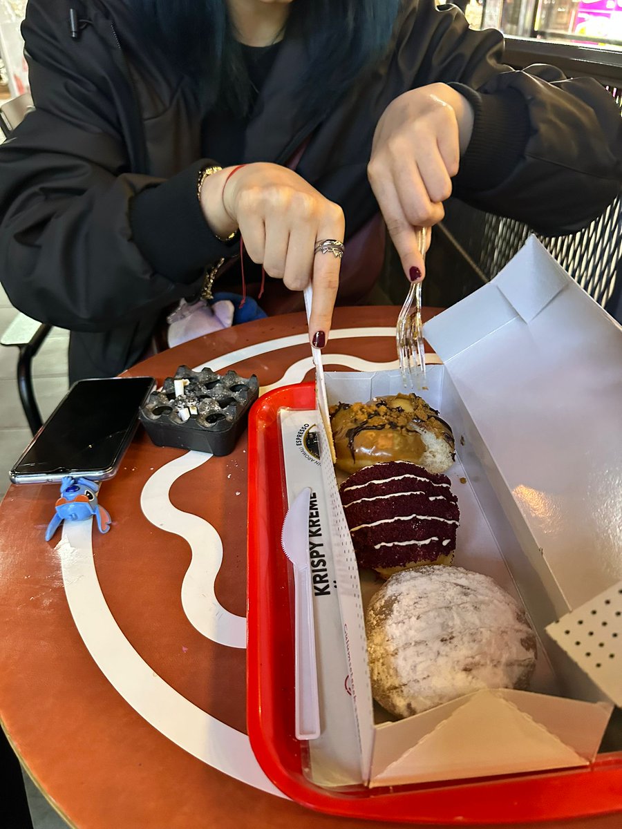 ᴀʀᴇꜱ 🫐 tweet media