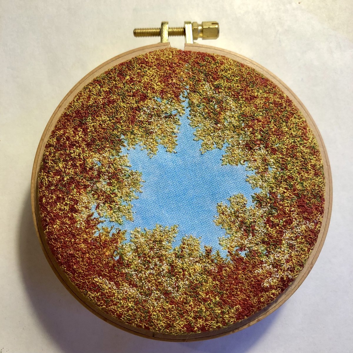 KenrisMacLeod's tweet image. A little Autumn number for Coburg House Winter Open Studios as we celebrate 20 years!

Friday 5th Dec 6-9pm
Saturday 6th and Sunday 7th Dec 10am-5pm

#stitchedart #textiles
#leith #edinburgh