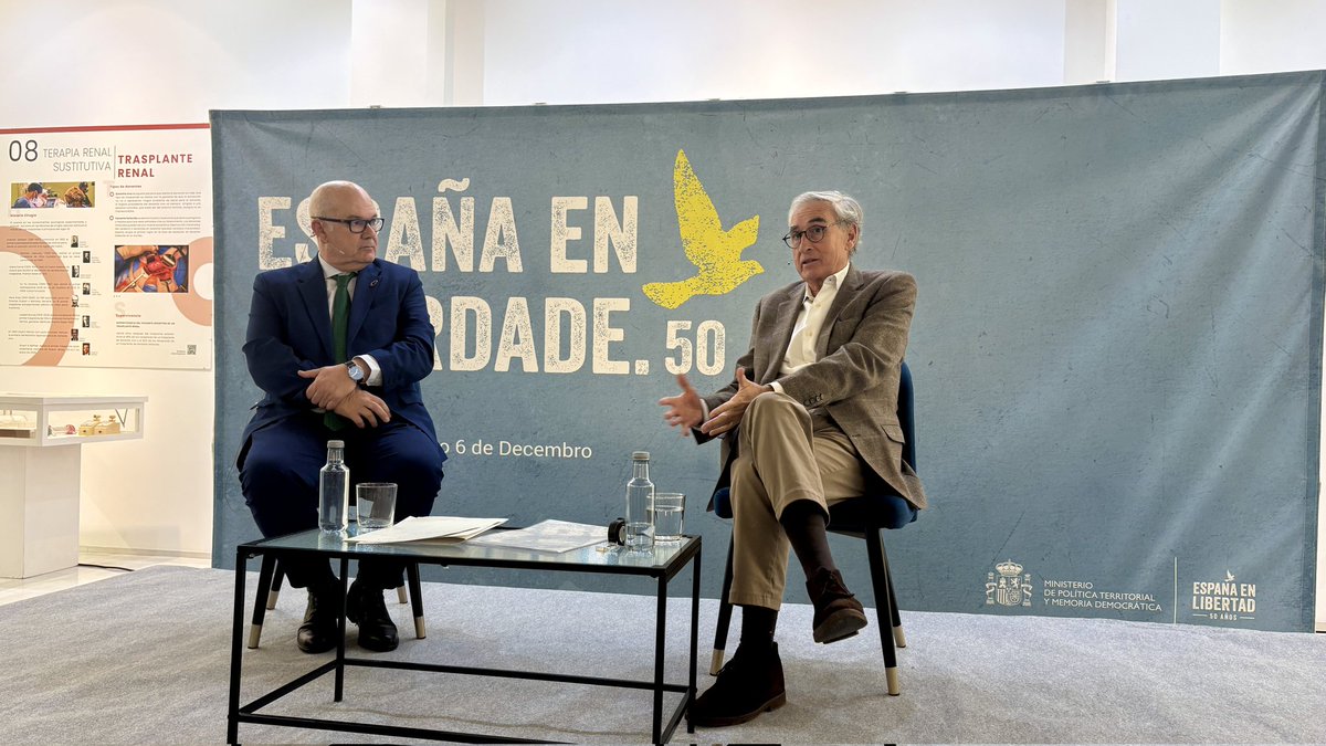 🕊<a href="/lalosantos1964/">Lalo Santos</a> destaca en #Ourense a importancia dos actos dos 5️⃣0️⃣ anos de #EspañaEnLibertad porque "é fundamental entender o pasado para non retroceder en conquistas sociais"

🗣Ramón Jáuregui analiza as Dez claves da #Transición
<a href="/50enLibertad/">España en Libertad</a>