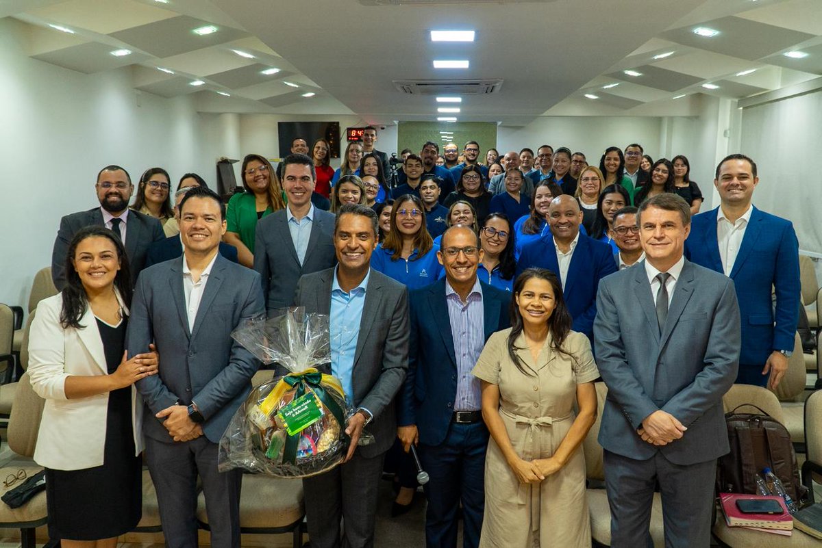amazonasroraima's tweet image. Hoje, o escritório administrativo da Associação Amazonas Roraima recebeu o presidente da União Noroeste Brasileira, pastor Fábio Lúcio.

Reiteramos nossas boas-vindas ao pastor e desejamos que Deus conceda sabedoria, direção e abundantes bênçãos a frente da Igreja no noroeste.