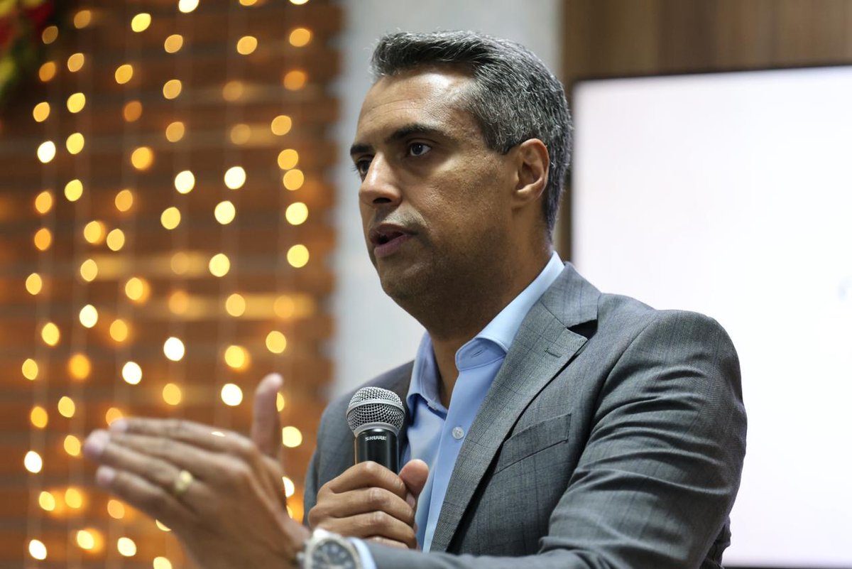 amazonasroraima's tweet image. Hoje, o escritório administrativo da Associação Amazonas Roraima recebeu o presidente da União Noroeste Brasileira, pastor Fábio Lúcio.

Reiteramos nossas boas-vindas ao pastor e desejamos que Deus conceda sabedoria, direção e abundantes bênçãos a frente da Igreja no noroeste.