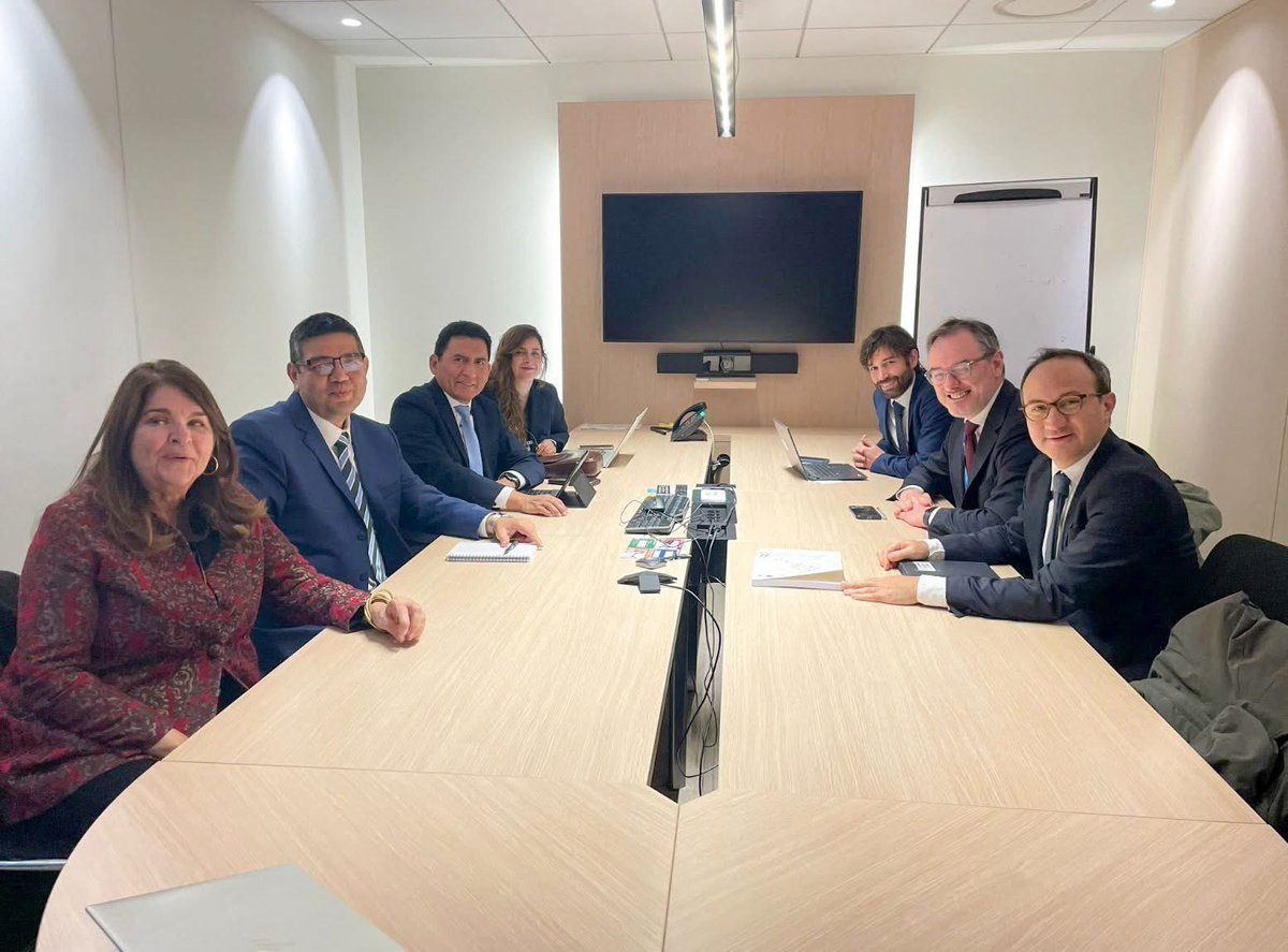 #NotaDePrensa | Perú presenta su modelo de gestión pesquera en sesión decisiva de evaluación en París. 🇵🇪

En un día clave para el país, el ministro de la Producción, César Quispe Luján, expuso ante el Comité de Pesca (COFI) de la OCDE los principales avances del Perú en el