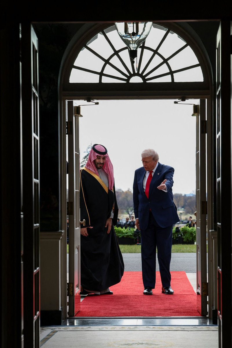 hfsh_92's tweet photo. السعودية اولاً 🇸🇦🫡💚💚

 #محمد_بن_سلمان_في_واشنطن https://t.co/VCDJdjWva9