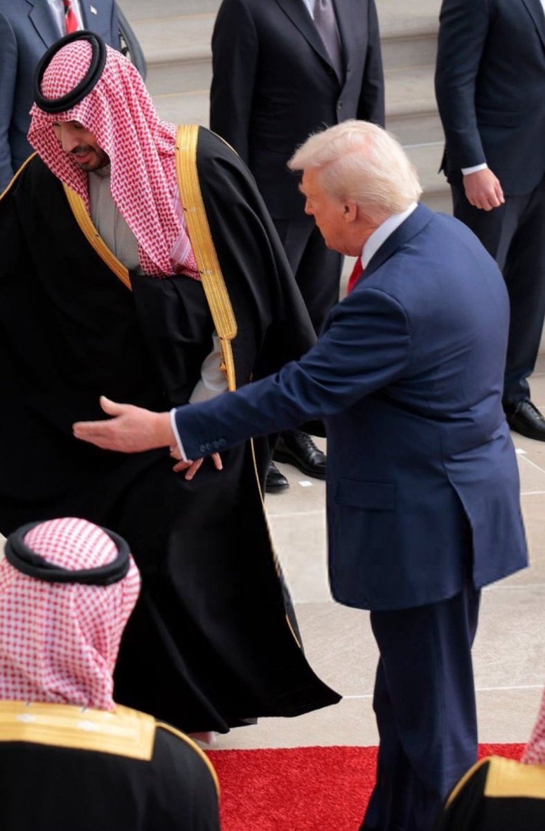 #محمد_بن_سلمان_في_واشنطن

سيخضع لك العالم سيدي 
🇸🇦💚🇸🇦