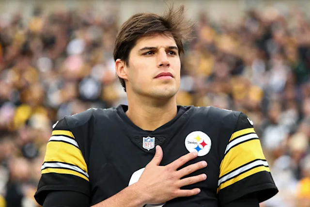 Mason Rudolph last 4 regular season games with Steelers: 4-0. 65/87. 843  yards. 4 TD. 0 INT. 120.04 passer rating* *The best passer rating in the  NFL is 113.2 Rudolph has been AWESOME.