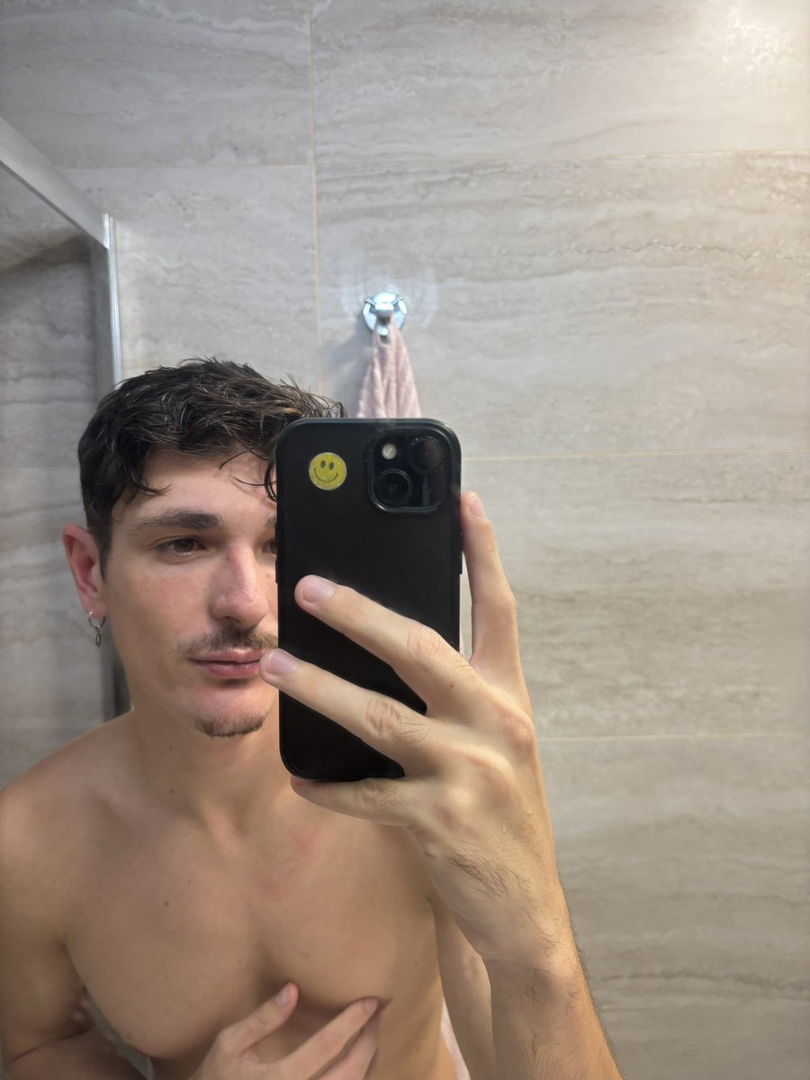 jairojoshh's tweet image. Duchita de invierno 🫠