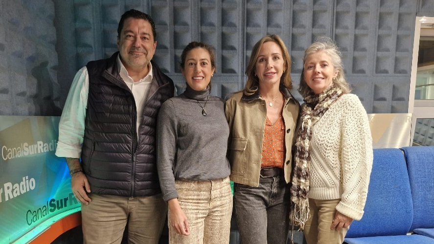 🧘‍♀️ "El yoga es la ciencia del control de la mente. Punto final". Roro Cantos y Marta Loscertales nos explican los beneficios de esta práctica ancestral tan habituada a convivir con falsas creencias sobre ella. En <a href="/CanalSurRadio/">Canal Sur Radio</a> <a href="/javiebenitez/">Javier Benitez</a>

▶️ canalsur.es/multimedia.htm…
