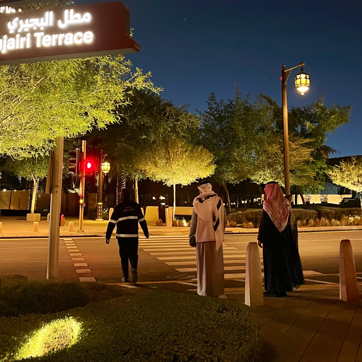 اجمعينا تحت ظلك يوم يا - نجد - العذّية
واتركي نسمات نسناسك تسافر بي لجااله