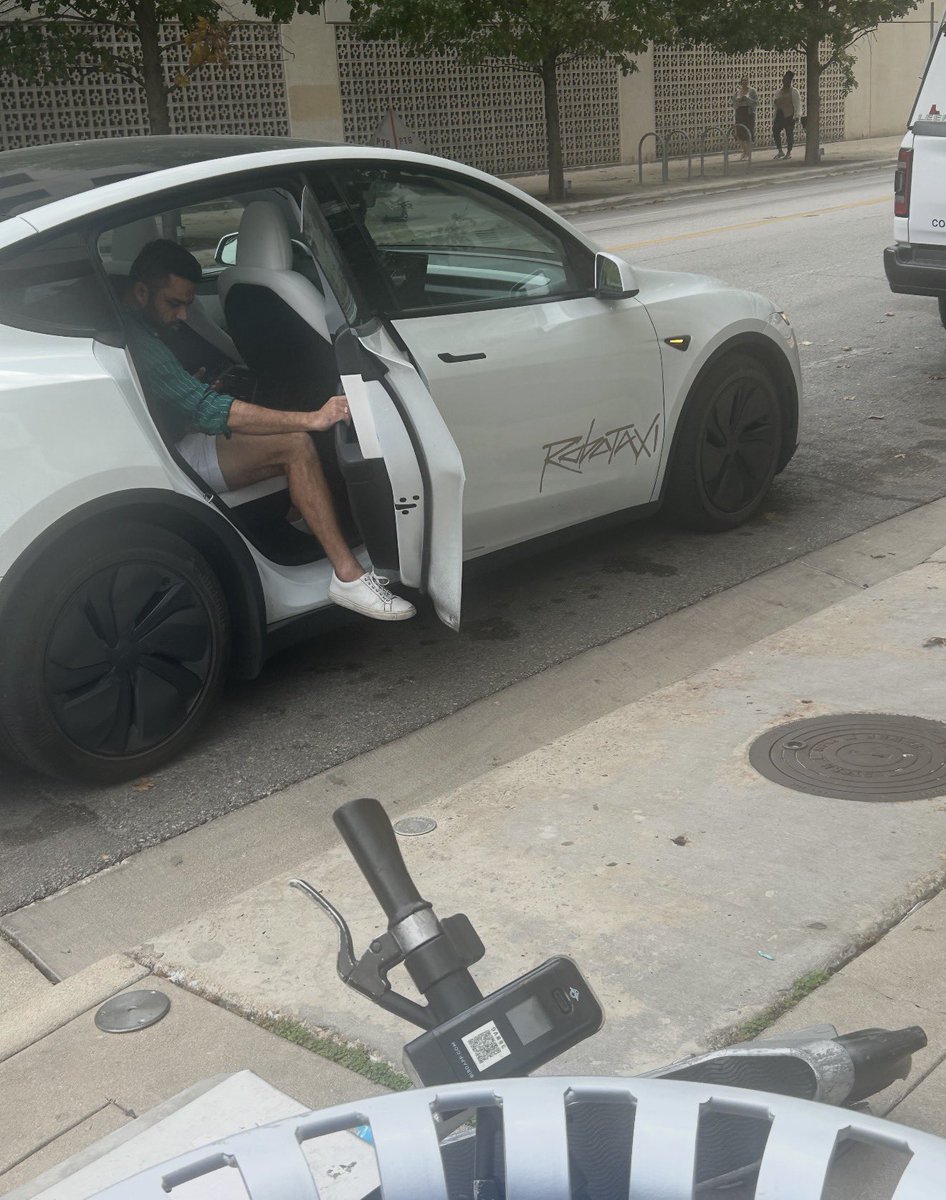 My buddy who lives in Austin and just downloaded the $TSLA Robotaxi app for the first time just seen his first Robotaxi while he was getting lunch. 

He said the wait times downtown Austin in his area are about 4 mins. 

This platform is going mainstream.
