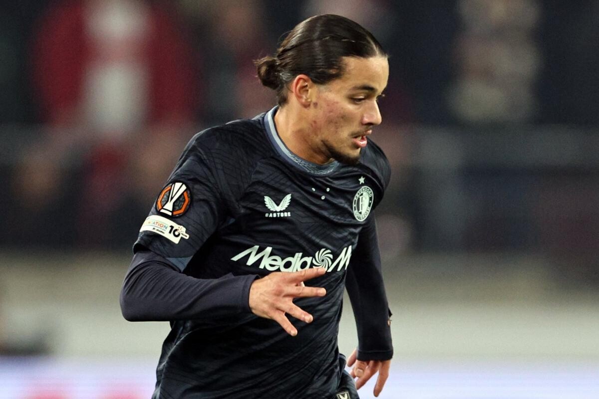 L'Algérie, portée par Anis Hadj Moussa, domine l'Arabie saoudite en amical
➡️ l.lequipe.fr/kl0