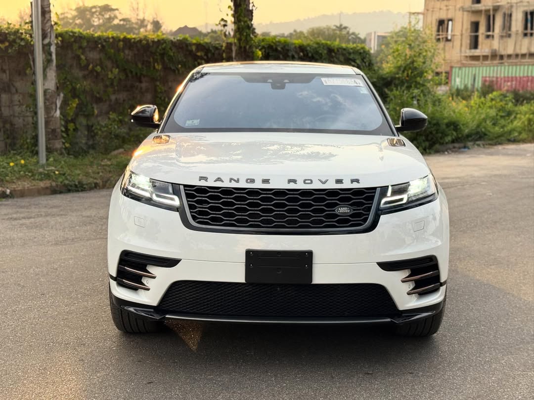 Auto_poacher's tweet photo. 2020 Range Rover Velar P340 S R Dynamic Full Option with original duty 🚗

Condition: Foreign Used 

Price: 77M 
#rangerovervelar #rangerover #explore #viralpost #trendingnow #instacars #gooddeals #carsales #luxurycars #cleancars #carsforsale https://t.co/ROe1TtgatG