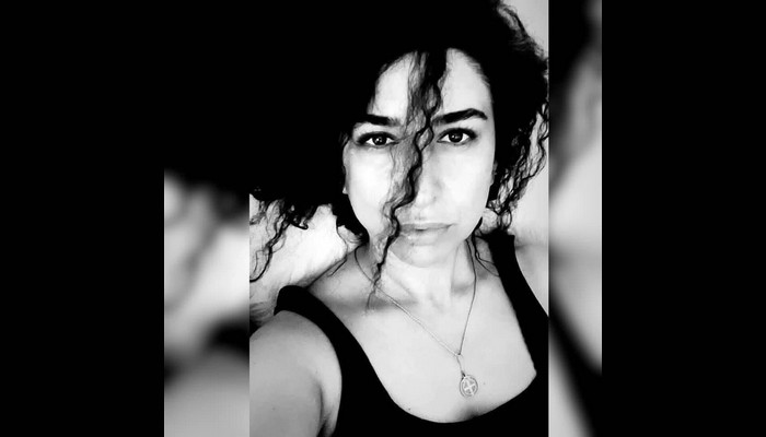 Ben Ayşe Şan" ve Berfin Zenderlioğlu Pınar Çekirge Yazdı... 
tiyatronline.com/-ben-ayse-san-…