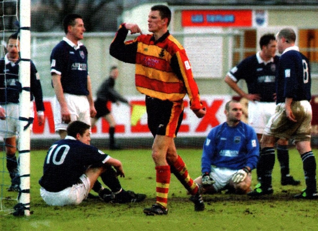 <a href="/Hardie8oy/">Martin Hardie</a> Goal....then celebration.