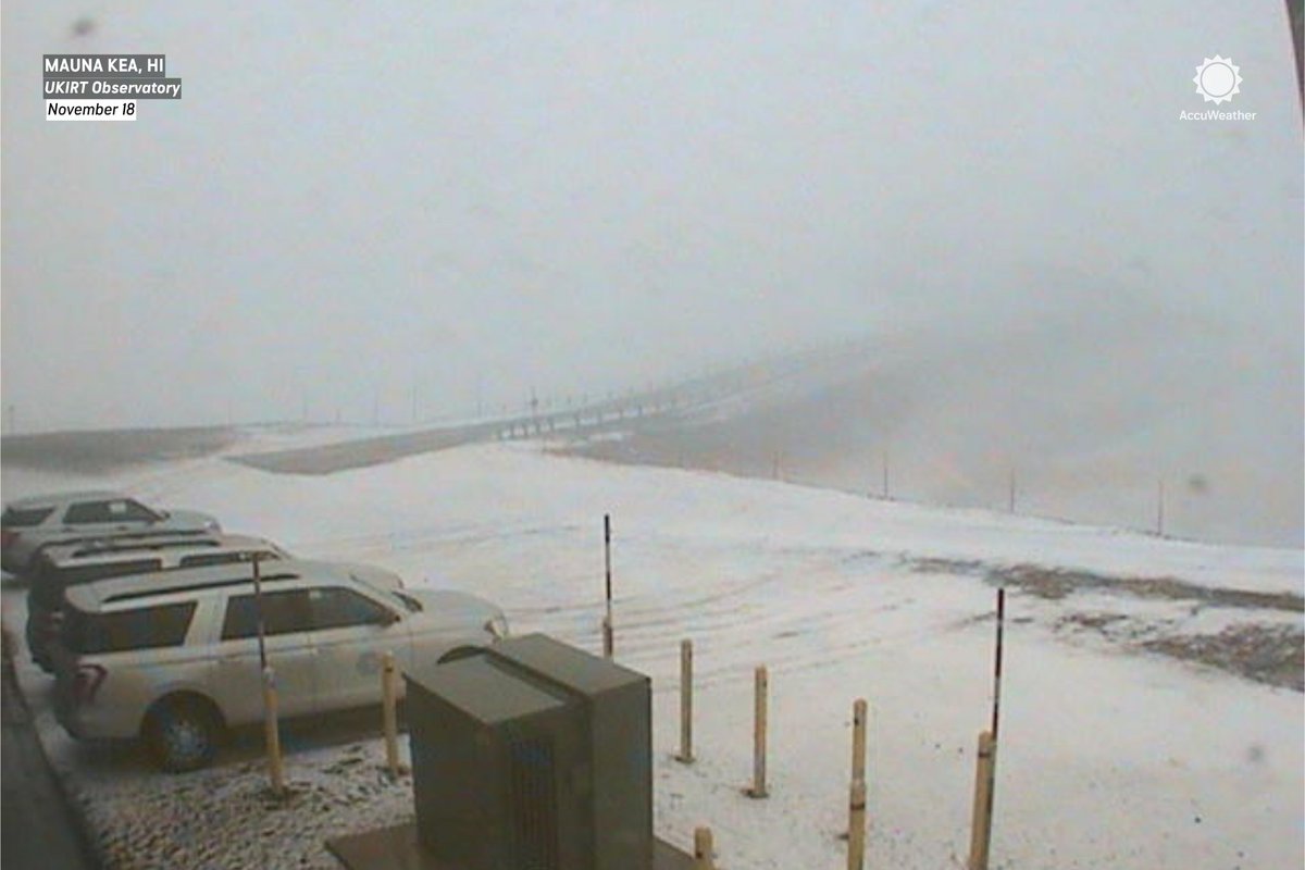accuweather's tweet photo. It's snowing on Mauna Kea summit in Hawaii today! A winter weather advisory has been issued for the mountain tops; as much as 4 inches of snow may fall. 🌨️ https://t.co/TUkrznbchv