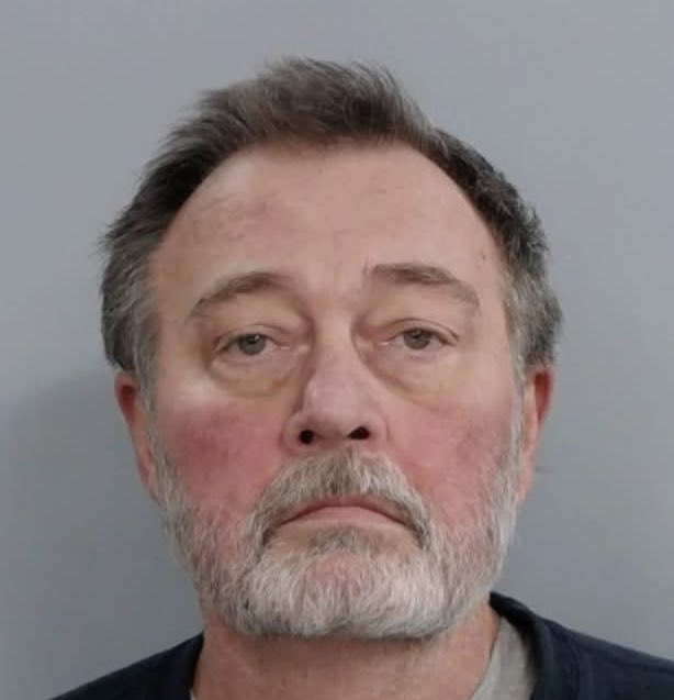 BREAKING NEWS: 

61-year-old nurse tech Johnnie Sparkman arrested for 1st-degree sodomy after sxually assaulting a female patient recovering from spinal surgery.

📍Cardinal Hill Rehab Center In Lexington, KY

She was physically helpless and literally unable to consent.

🇺🇸