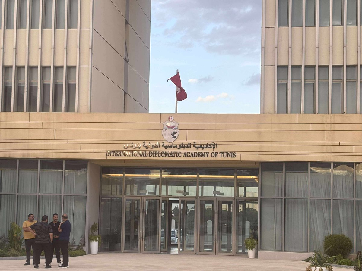 AIHealthMIT's tweet image. This month, @AIHealthMIT PhD student Aziz Ayed was invited to speak at the 1st Pan Arab Congress of Thoracic Surgery, which took place in Tunisia 🇹🇳 We appreciated the opportunity to contribute to this landmark event! @TtsaTunisia jclinic.mit.edu/mit-jameel-cli…