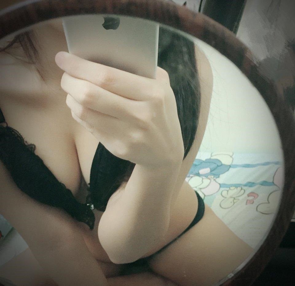 bao15925's tweet photo. 少婦的年紀
少女的心思
真的有人喜歡少婦嗎？
#高雄少婦 https://t.co/IjrjqcBur2