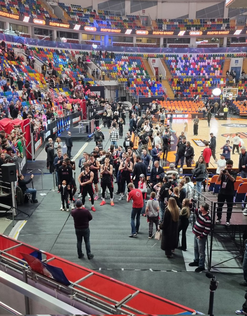 С победой в этом непонятном кубке 🔴🔵