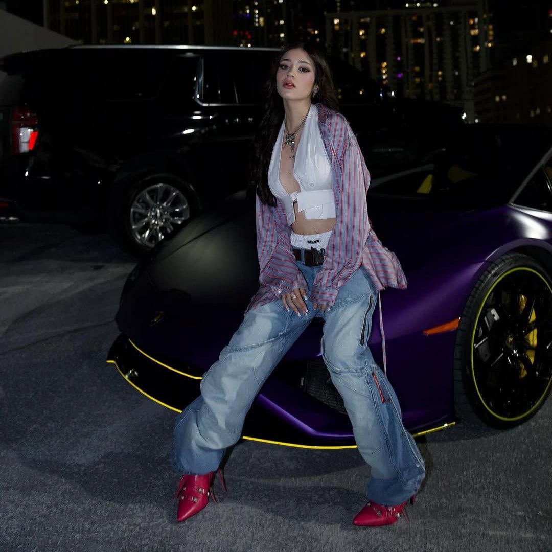 Katteyes se convierte en la primera artista chilena femenina en alcanzar cuatro veces el #1 de Spotify Chile 🇨🇱

#1. PONTE LOKITA
#1. BÁILAME ASÍ 
#1. TODO KE VER
#1. Pasajero