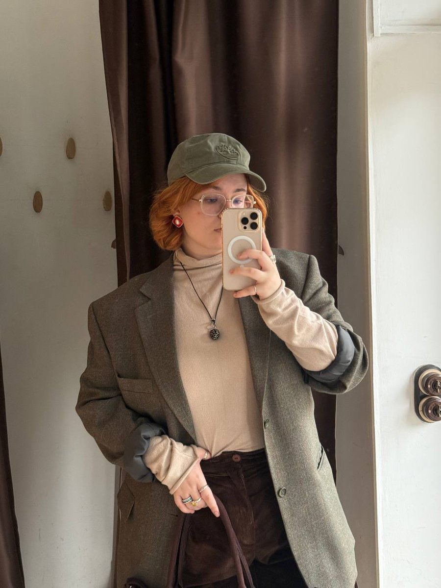 bilvizz's tweet image. I can do both

На самом деле can’t у меня все еще всегда ультрафеминный кор но вот бывает так захотелось поделиться