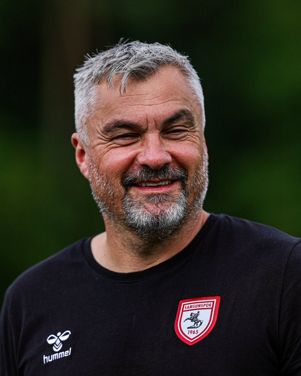 Reisin yüzünde vatan gülüşü ....