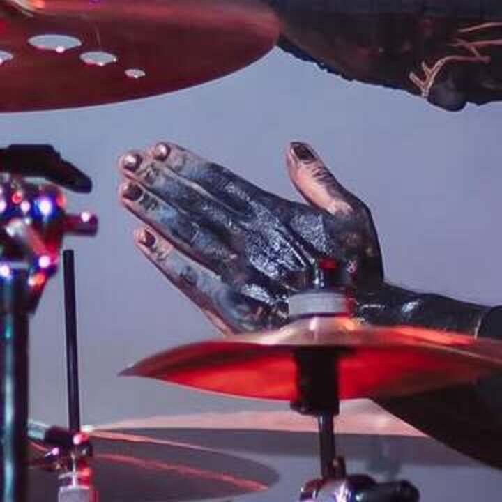 turningtide's tweet image. am i going crazy or..