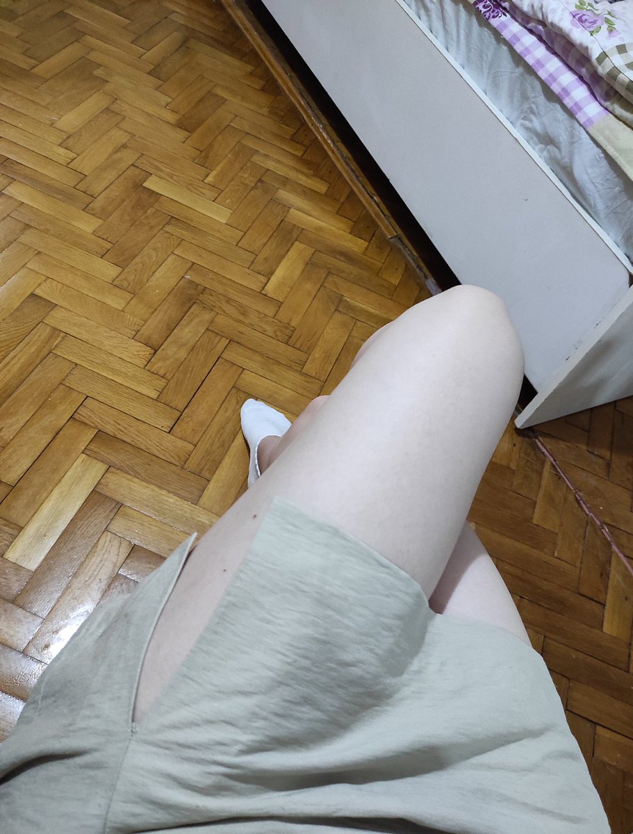 Annem dedi ki o bıyıklı abiye götür yazıktır