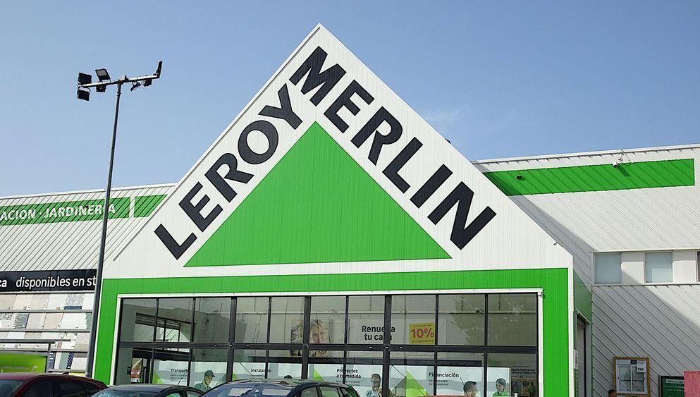 LBleuBlancRouge's tweet image. Cette polémique autour de Leroy Merlin est la démonstration parfaite de ces groupes, de ces chefs d’entreprises, de ces community-managers, de ces idéologues qui pensent être légitimes à pouvoir donner leur avis et faire de la politique alors que ce n’est absolument pas leur