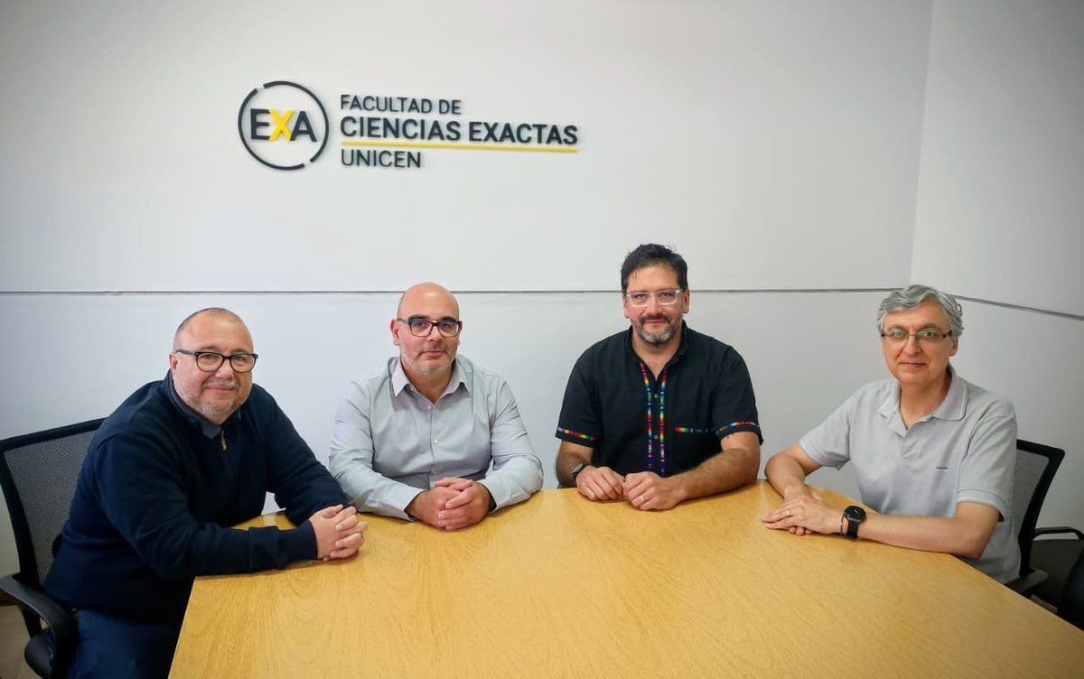 Muchas gracias al decano <a href="/ClaudioAciti/">Claudio Aciti</a> y a todo su equipo por una magnífica reunión de trabajo y por una audiencia espectacular en la charla "Blockchain para mentes inquietas". Fue un placer estar por fin en <a href="/FCEx_UNICEN/">EXACTAS UNICEN</a>