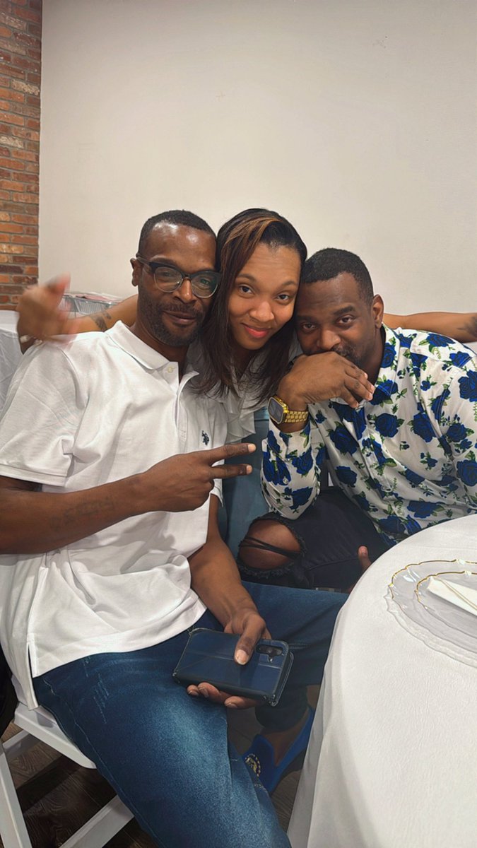 VercinaxFRAT's tweet image. Drove 12 hours to see our xFRAT 
bro get married💍 

I’m so thankful for the friends and family I’ve made while gaming #Honored 🤍

Killa yall did that!